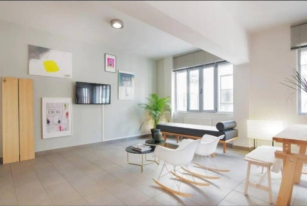 Stylish Living By Acropolis * Atena